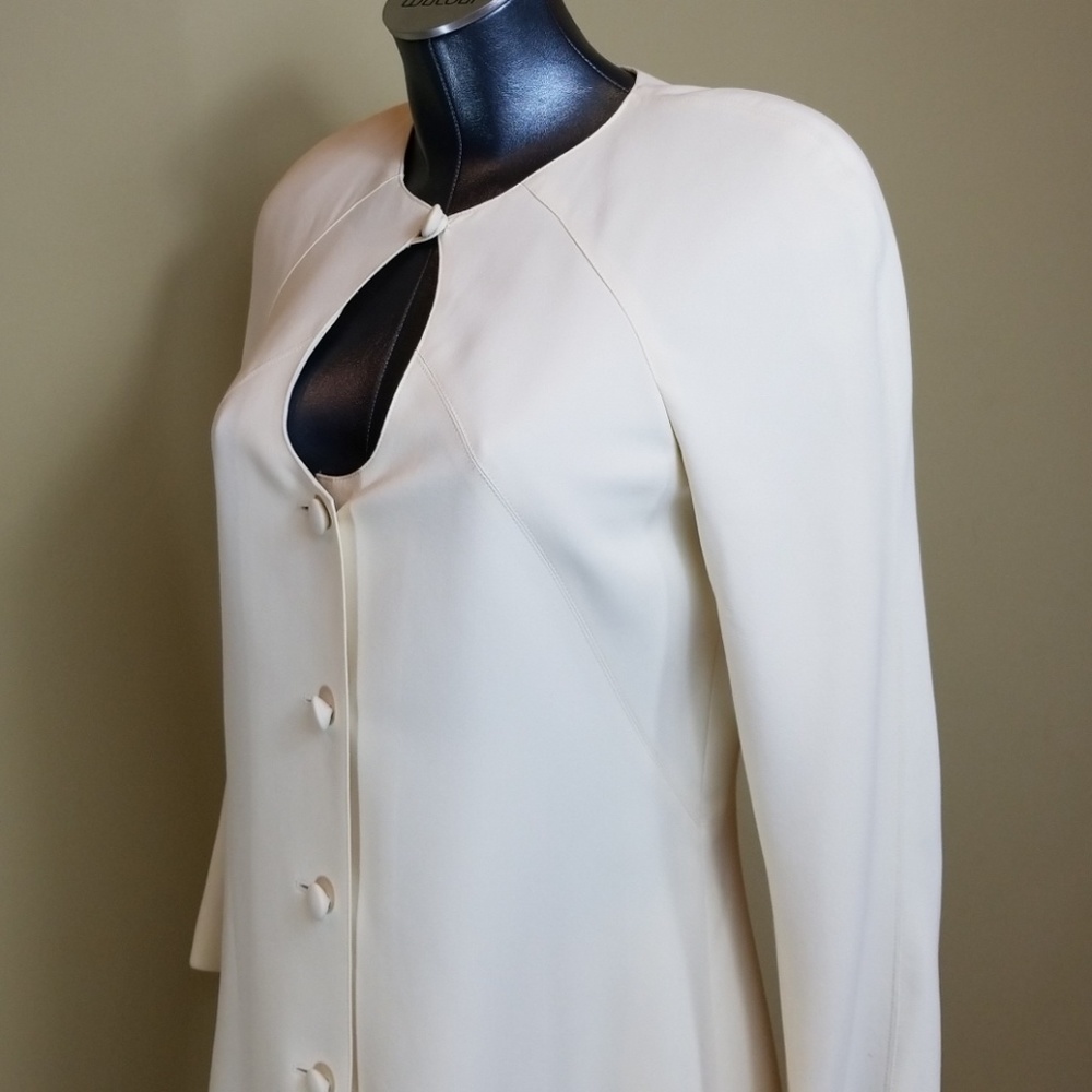 Lagerfeld Runway Off-White Desk to Dinner Suit - Picture 5 of 13